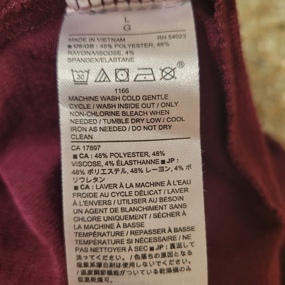 Woman's Banana Republic Burgundy, size Large - Picture 7 of 7
